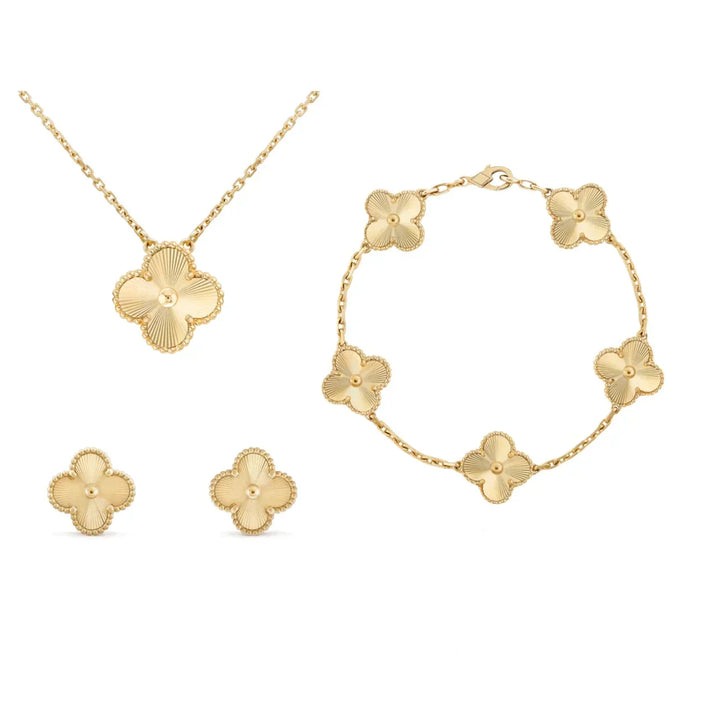 Clover Accessory Set in Elegant Style
