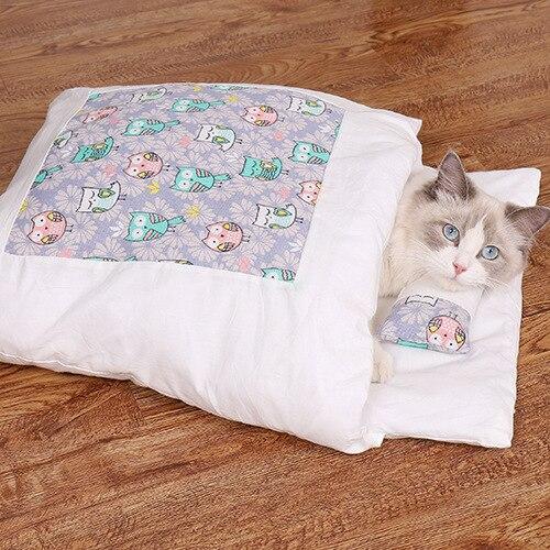 Winter Sleeping Bag for Cats – SnugKitty Frost Magic