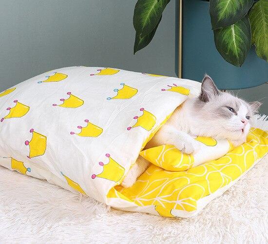 Winter Sleeping Bag for Cats – SnugKitty Frost Magic