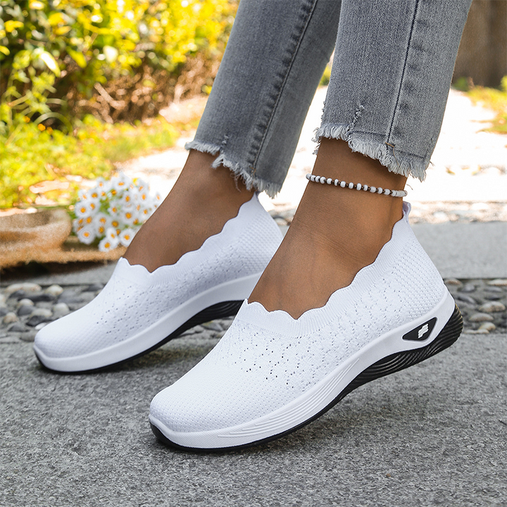 Lightweight, breathable, orthopaedic walking shoes