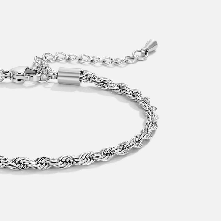 Refined silver bracelet with an elegant design